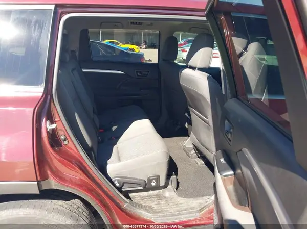 5TDZZRFH1HS228175 2017 TOYOTA HIGHLANDER - Image 8