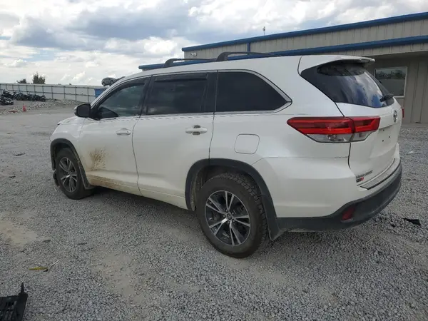 5TDZZRFH1HS228208 2017 TOYOTA HIGHLANDER - Image 2