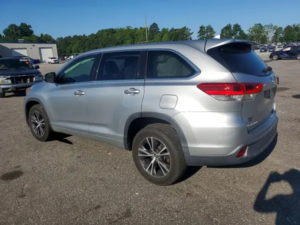5TDZZRFH1HS230993 2017 TOYOTA HIGHLANDER - Image 2