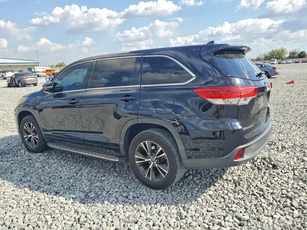 5TDZZRFH1JS240252 2018 TOYOTA HIGHLANDER - Image 2