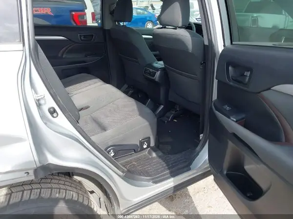 5TDZZRFH1JS244933 2018 TOYOTA HIGHLANDER - Image 8