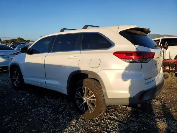 5TDZZRFH1JS245533 2018 TOYOTA HIGHLANDER - Image 2