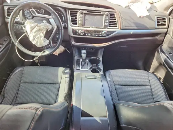 5TDZZRFH1JS248951 2018 TOYOTA HIGHLANDER - Image 8