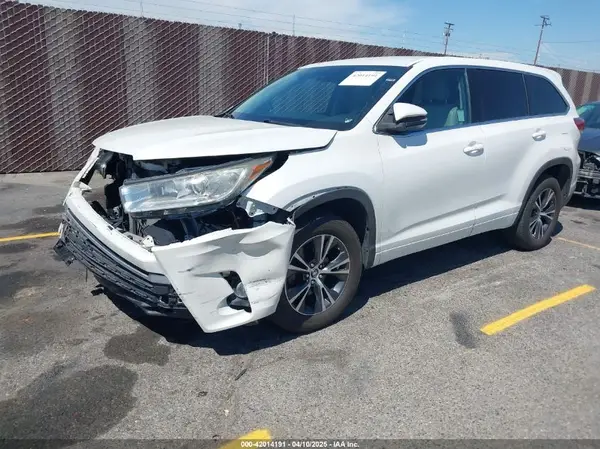5TDZZRFH1JS251459 2018 TOYOTA HIGHLANDER - Image 2