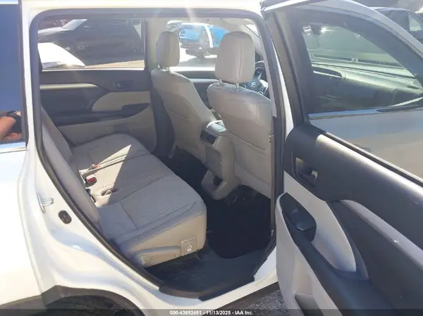 5TDZZRFH1JS256189 2018 TOYOTA HIGHLANDER - Image 8