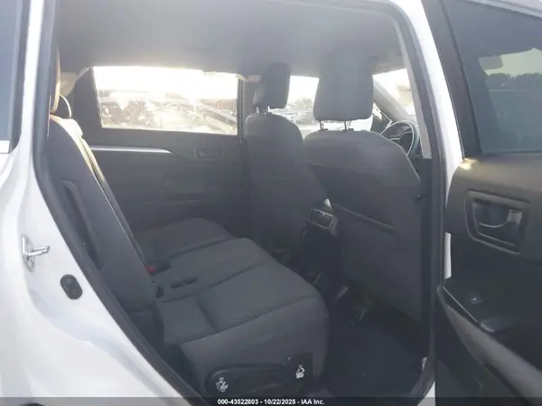 5TDZZRFH1JS270125 2018 TOYOTA HIGHLANDER - Image 8