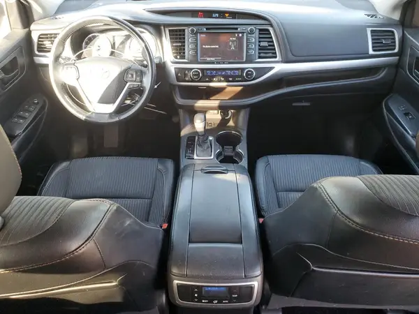 5TDZZRFH1JS277883 2018 TOYOTA HIGHLANDER - Image 8