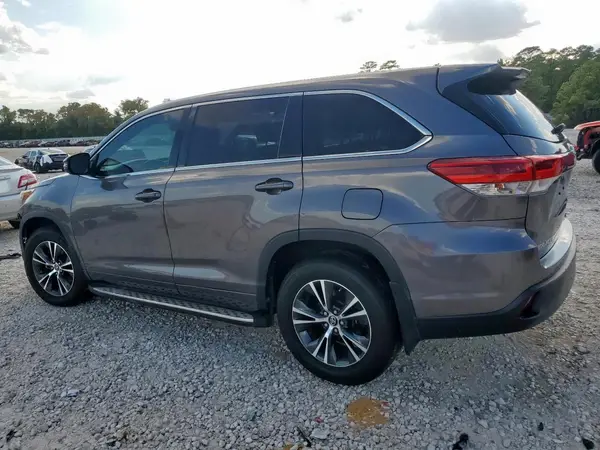 5TDZZRFH1JS284395 2018 TOYOTA HIGHLANDER - Image 2