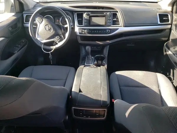 5TDZZRFH1KS289386 2019 TOYOTA HIGHLANDER - Image 8