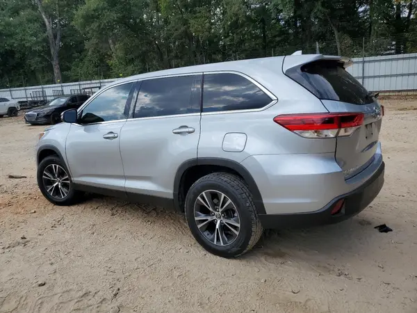 5TDZZRFH1KS289758 2019 TOYOTA HIGHLANDER - Image 2