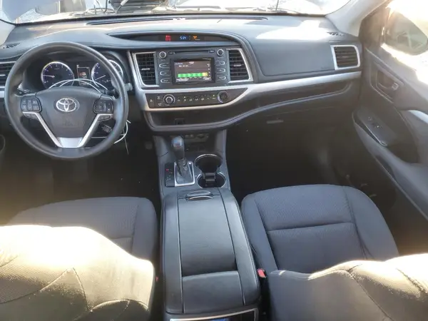 5TDZZRFH1KS291770 2019 TOYOTA HIGHLANDER - Image 8