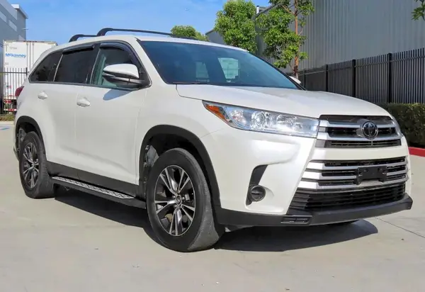 5TDZZRFH1KS300015 2019 TOYOTA HIGHLANDER - Image 1