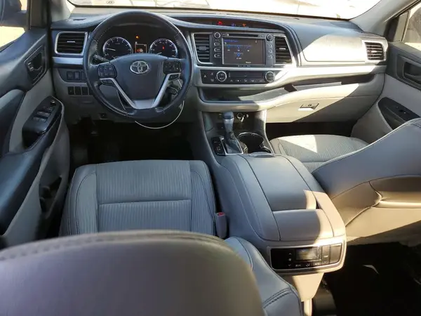 5TDZZRFH1KS308518 2019 TOYOTA HIGHLANDER - Image 8