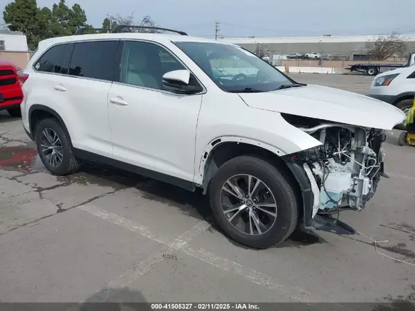 5TDZZRFH1KS310236 2019 TOYOTA HIGHLANDER - Image 1