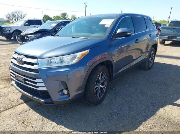 5TDZZRFH1KS321608 2019 TOYOTA HIGHLANDER - Image 2