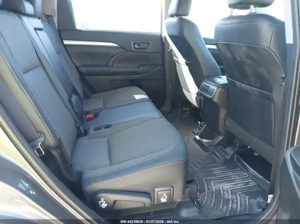 5TDZZRFH1KS327277 2019 TOYOTA HIGHLANDER - Image 8