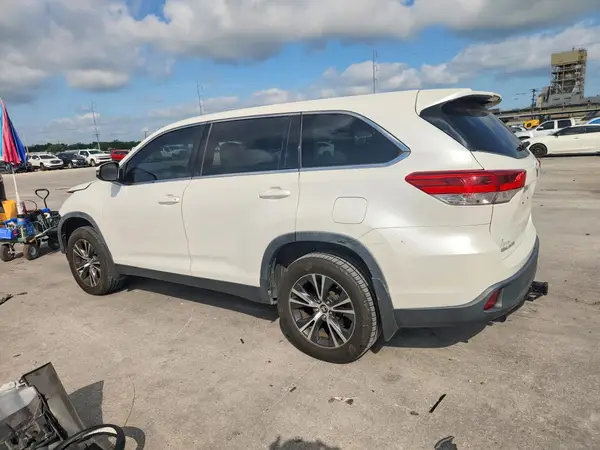 5TDZZRFH1KS328784 2019 TOYOTA HIGHLANDER - Image 2
