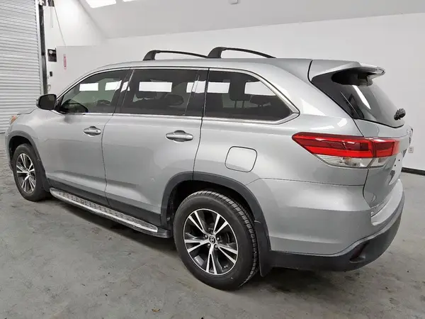 5TDZZRFH1KS345486 2019 TOYOTA HIGHLANDER - Image 2