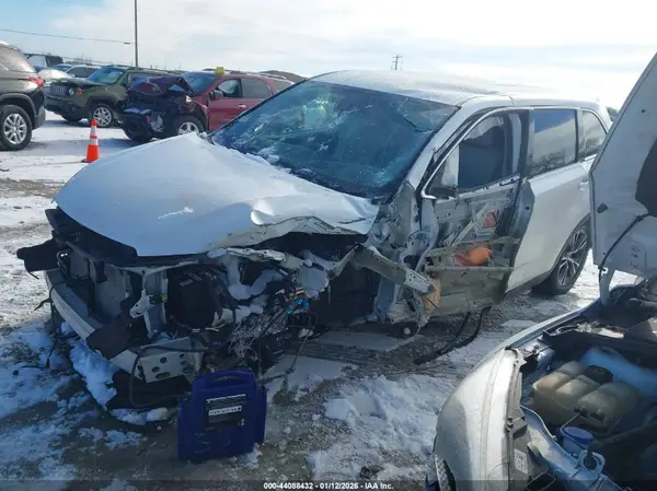 5TDZZRFH1KS346136 2019 TOYOTA HIGHLANDER - Image 2