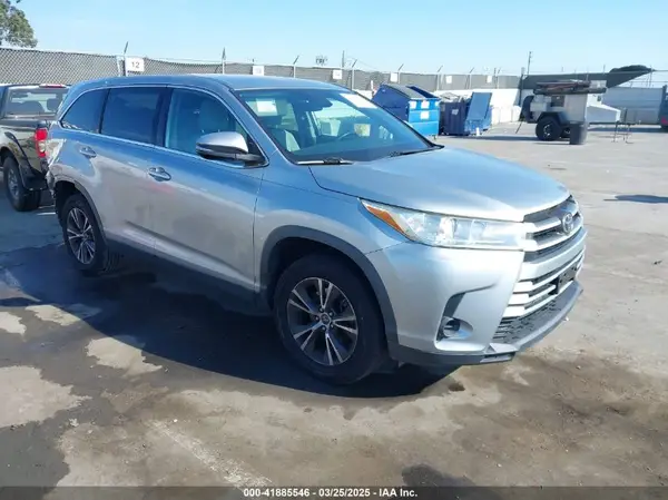 5TDZZRFH1KS347352 2019 TOYOTA HIGHLANDER - Image 1