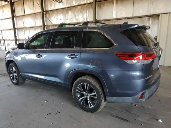 5TDZZRFH1KS366788 2019 TOYOTA HIGHLANDER - Image 2