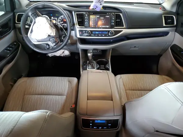 5TDZZRFH1KS366788 2019 TOYOTA HIGHLANDER - Image 8