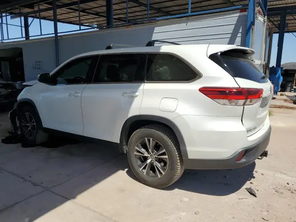 5TDZZRFH1KS367536 2019 TOYOTA HIGHLANDER - Image 2