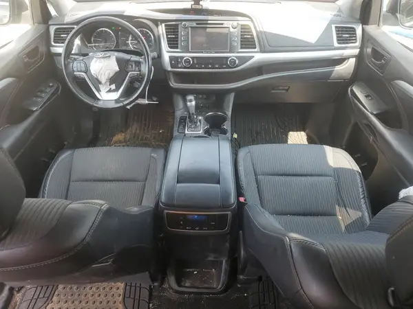 5TDZZRFH2HS190987 2017 TOYOTA HIGHLANDER - Image 8