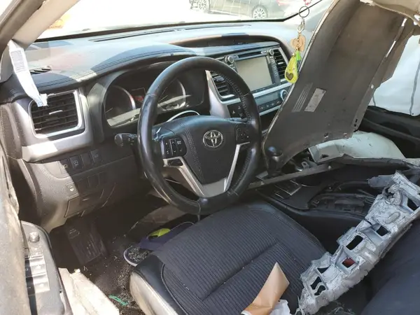 5TDZZRFH2HS193971 2017 TOYOTA HIGHLANDER - Image 8