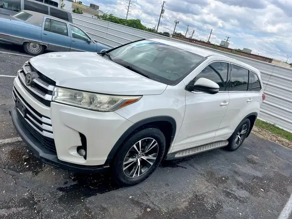 5TDZZRFH2HS196515 2017 TOYOTA HIGHLANDER - Image 2