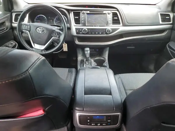 5TDZZRFH2HS205097 2017 TOYOTA HIGHLANDER - Image 8