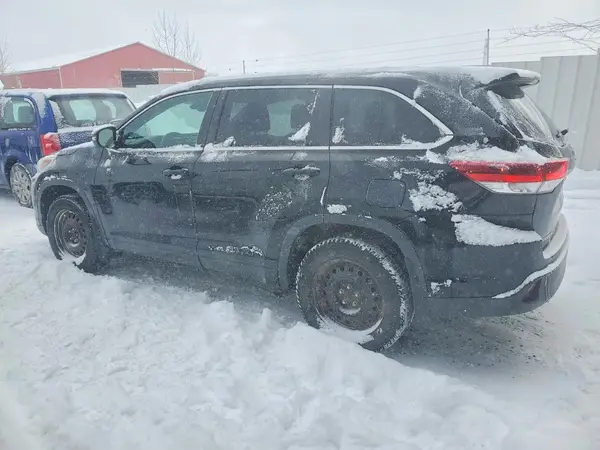 5TDZZRFH2HS205519 2017 TOYOTA HIGHLANDER - Image 2