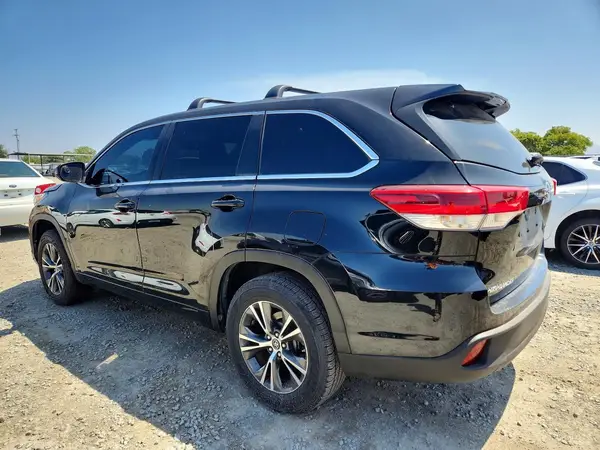 5TDZZRFH2HS213202 2017 TOYOTA HIGHLANDER - Image 2