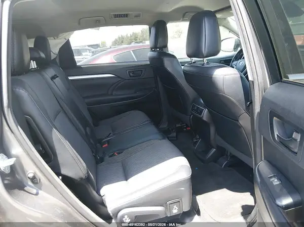 5TDZZRFH2HS213832 2017 TOYOTA HIGHLANDER - Image 8