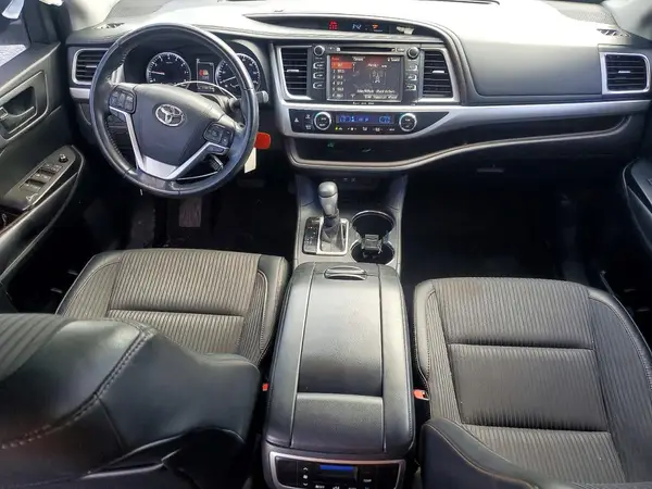 5TDZZRFH2HS225060 2017 TOYOTA HIGHLANDER - Image 8