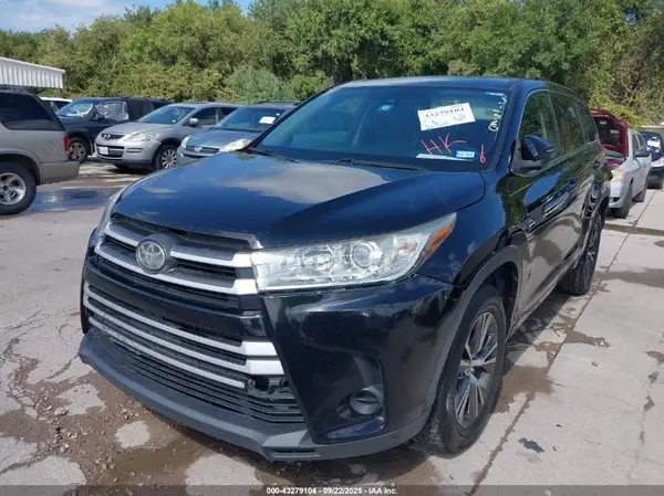 5TDZZRFH2HS226614 2017 TOYOTA HIGHLANDER - Image 2