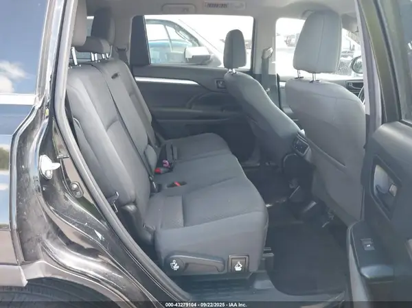 5TDZZRFH2HS226614 2017 TOYOTA HIGHLANDER - Image 8