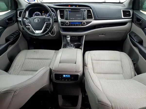 5TDZZRFH2HS227813 2017 TOYOTA HIGHLANDER - Image 8