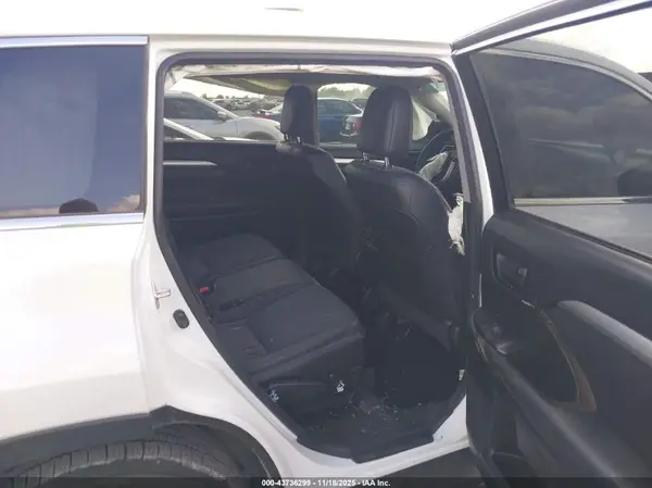 5TDZZRFH2HS231554 2017 TOYOTA HIGHLANDER - Image 8