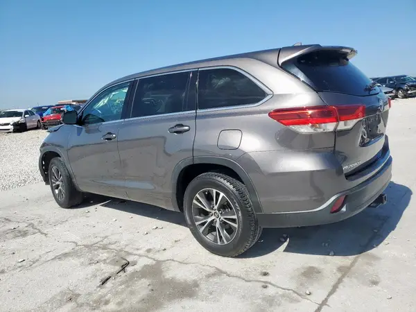 5TDZZRFH2JS239840 2018 TOYOTA HIGHLANDER - Image 2