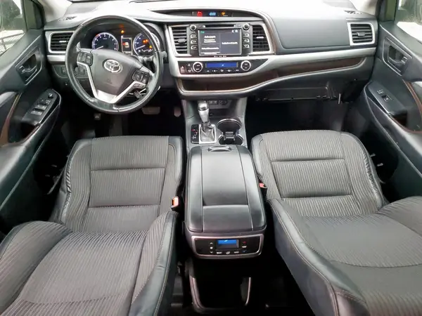 5TDZZRFH2JS241099 2018 TOYOTA HIGHLANDER - Image 8