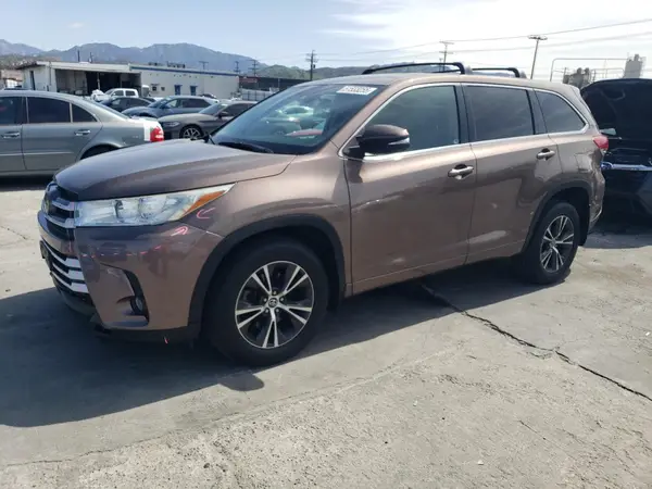 5TDZZRFH2JS250725 2018 TOYOTA HIGHLANDER - Image 1