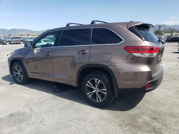 5TDZZRFH2JS250725 2018 TOYOTA HIGHLANDER - Image 2