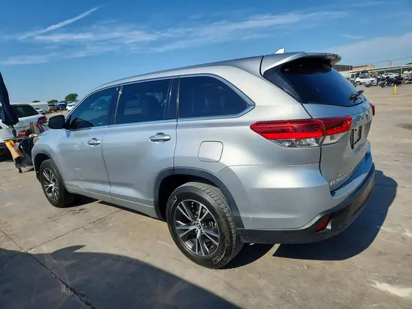 5TDZZRFH2JS251244 2018 TOYOTA HIGHLANDER - Image 2
