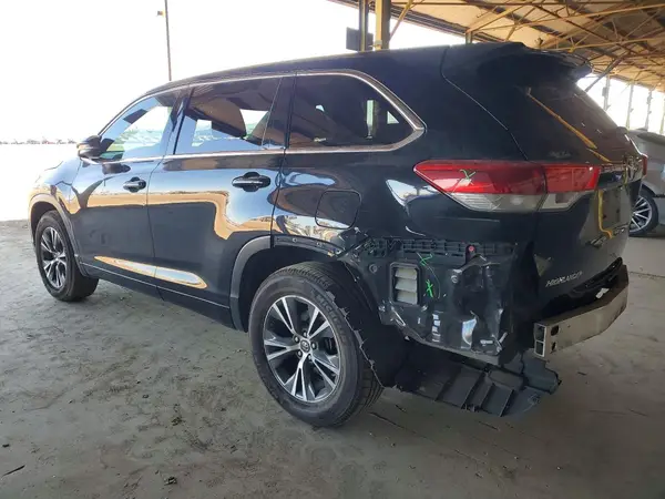 5TDZZRFH2JS273793 2018 TOYOTA HIGHLANDER - Image 2