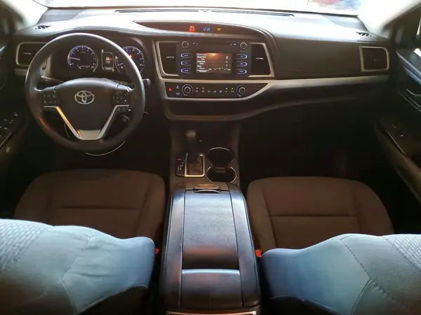 5TDZZRFH2JS273793 2018 TOYOTA HIGHLANDER - Image 8