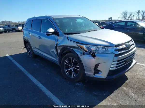 5TDZZRFH2JS274393 2018 TOYOTA HIGHLANDER - Image 1