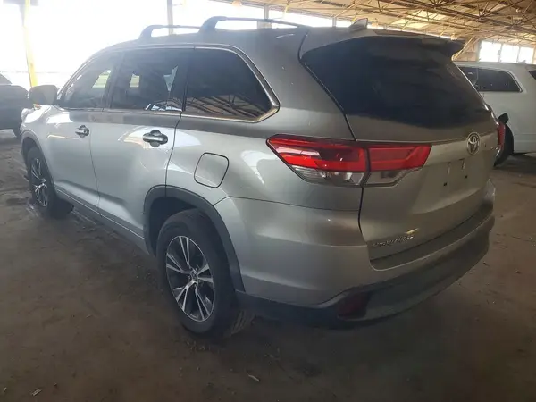 5TDZZRFH2JS279545 2018 TOYOTA HIGHLANDER - Image 2