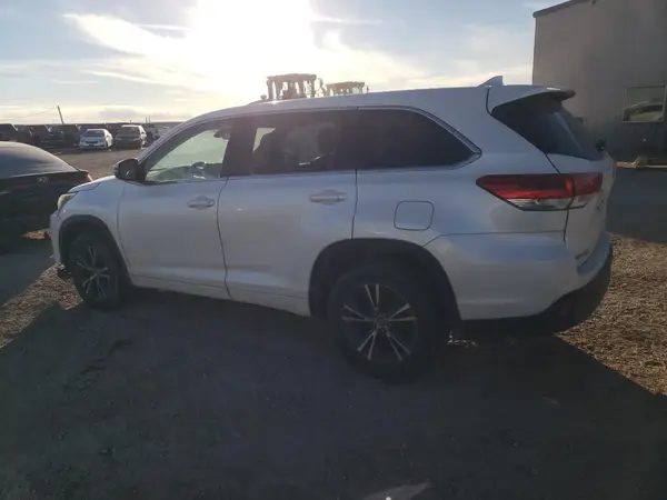 5TDZZRFH2JS279643 2018 TOYOTA HIGHLANDER - Image 2