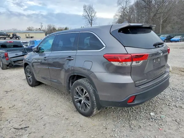 5TDZZRFH2JS286477 2018 TOYOTA HIGHLANDER - Image 2